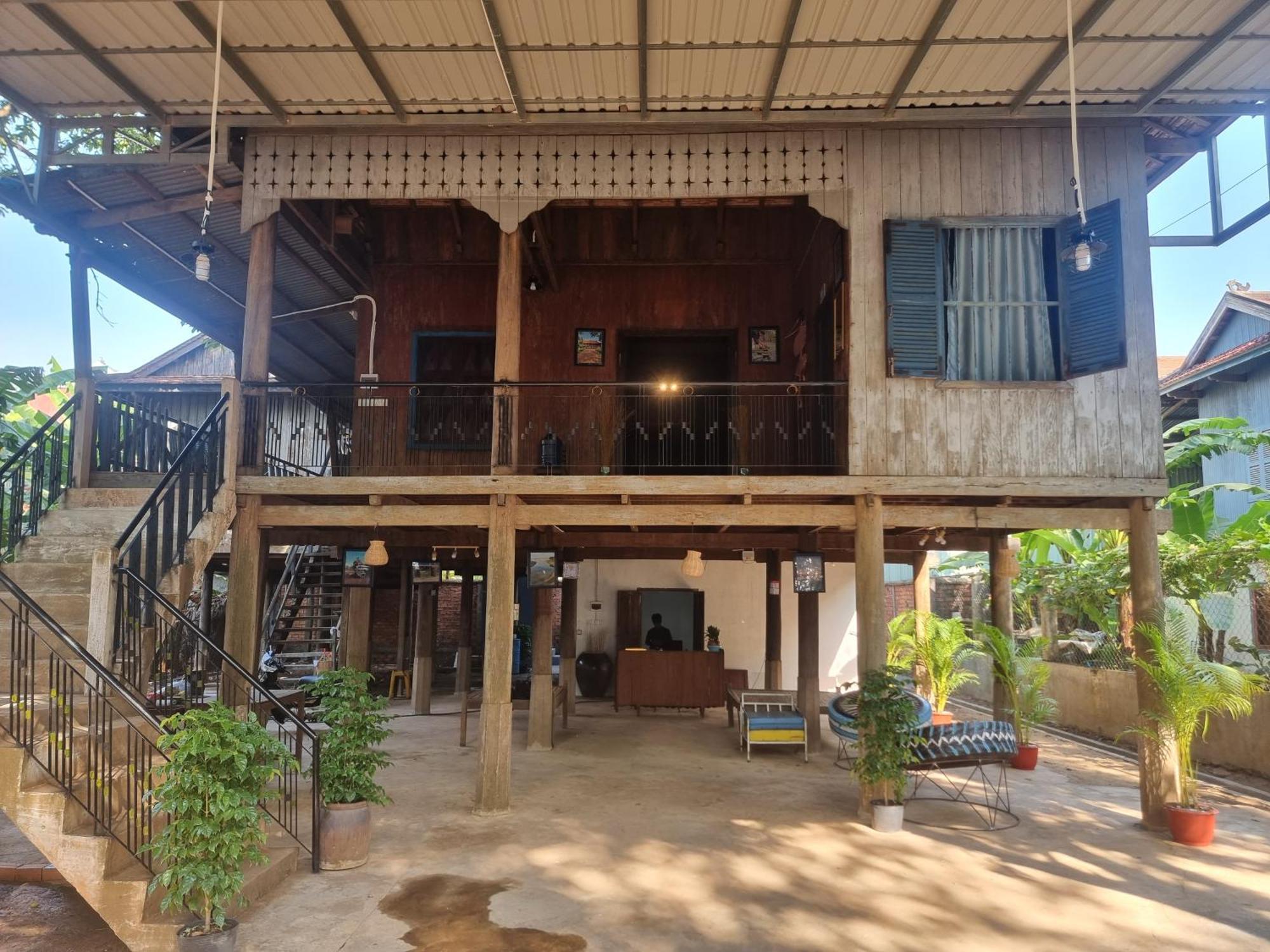 Discover Kratie Homesetay Exterior foto